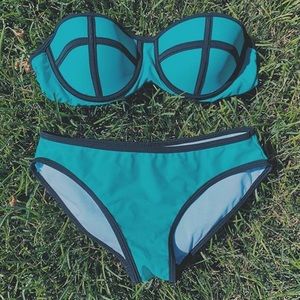 Teal strapless bikini
